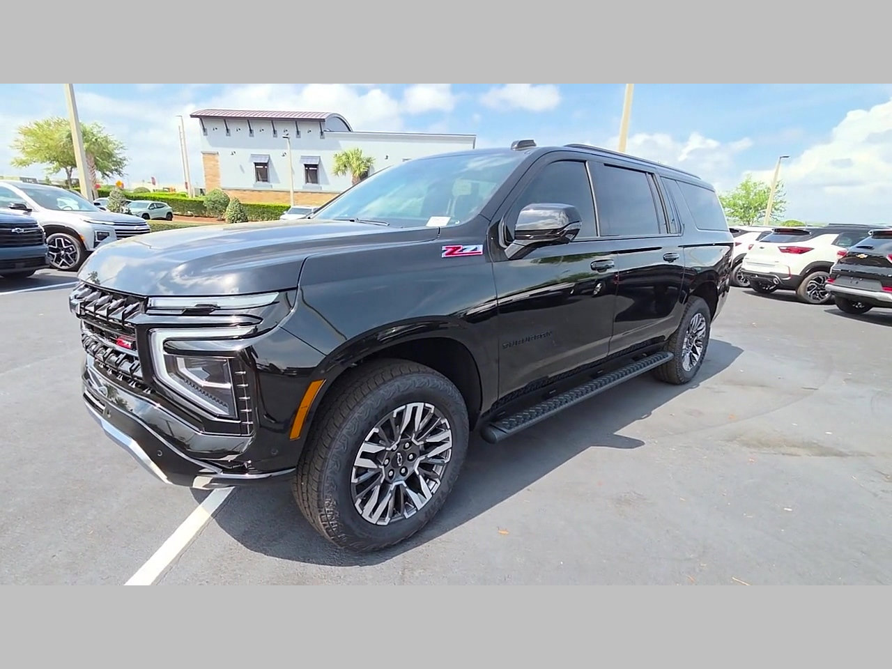 New 2026 Chevrolet Suburban Z71 w/ Comfort Package image 24