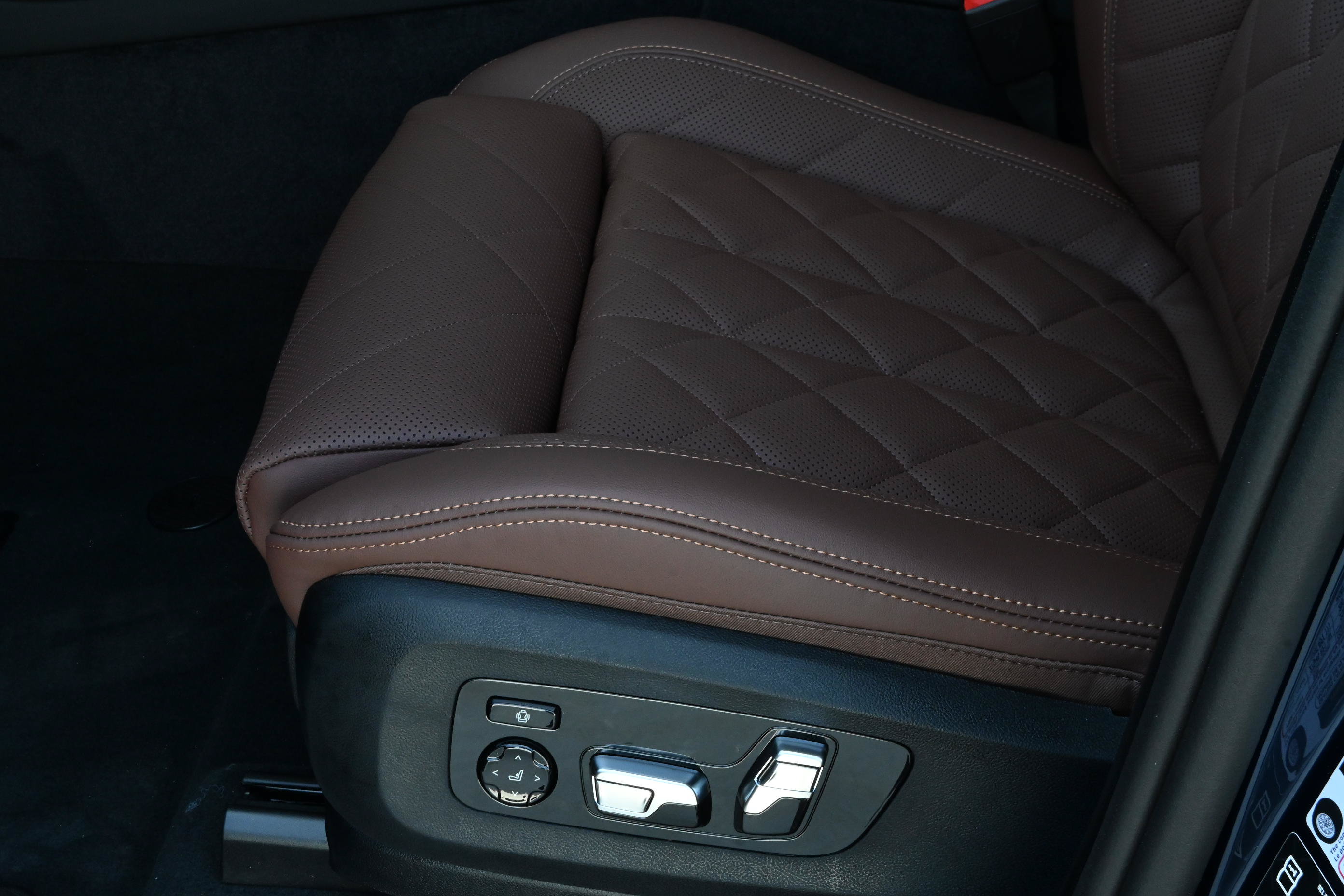 Used 2026 BMW X5 xDrive40i AWD/4WD image 25