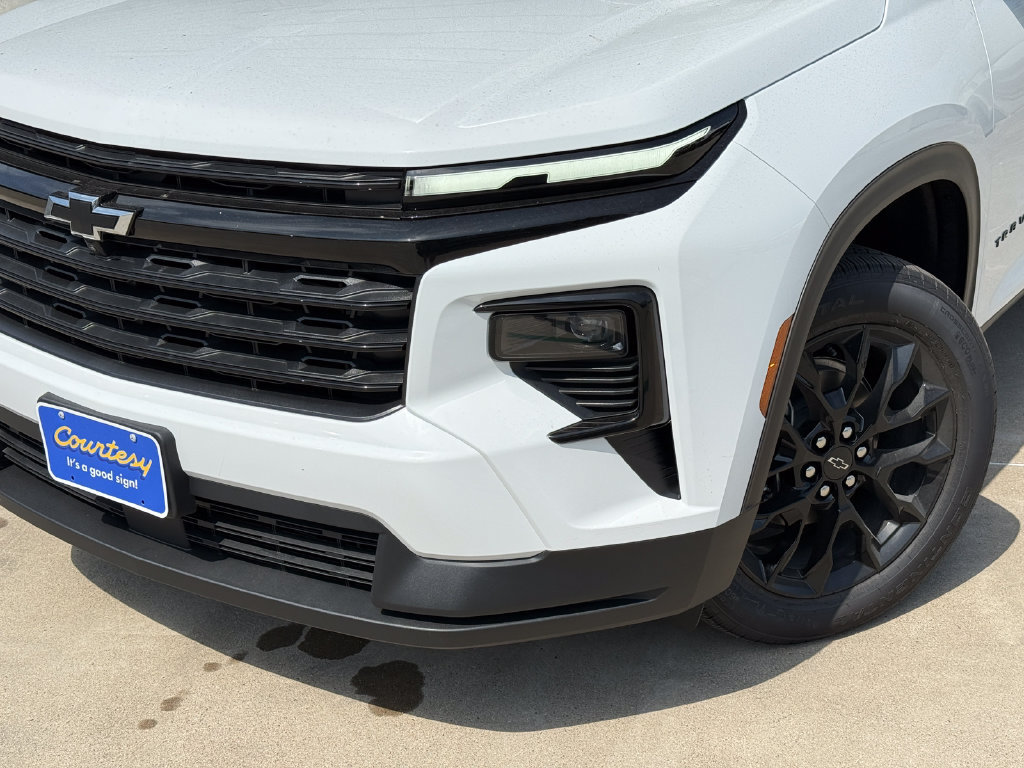 New 2026 Chevrolet Traverse LT w/ Midnight/Sport Edition AWD/4WD image 3