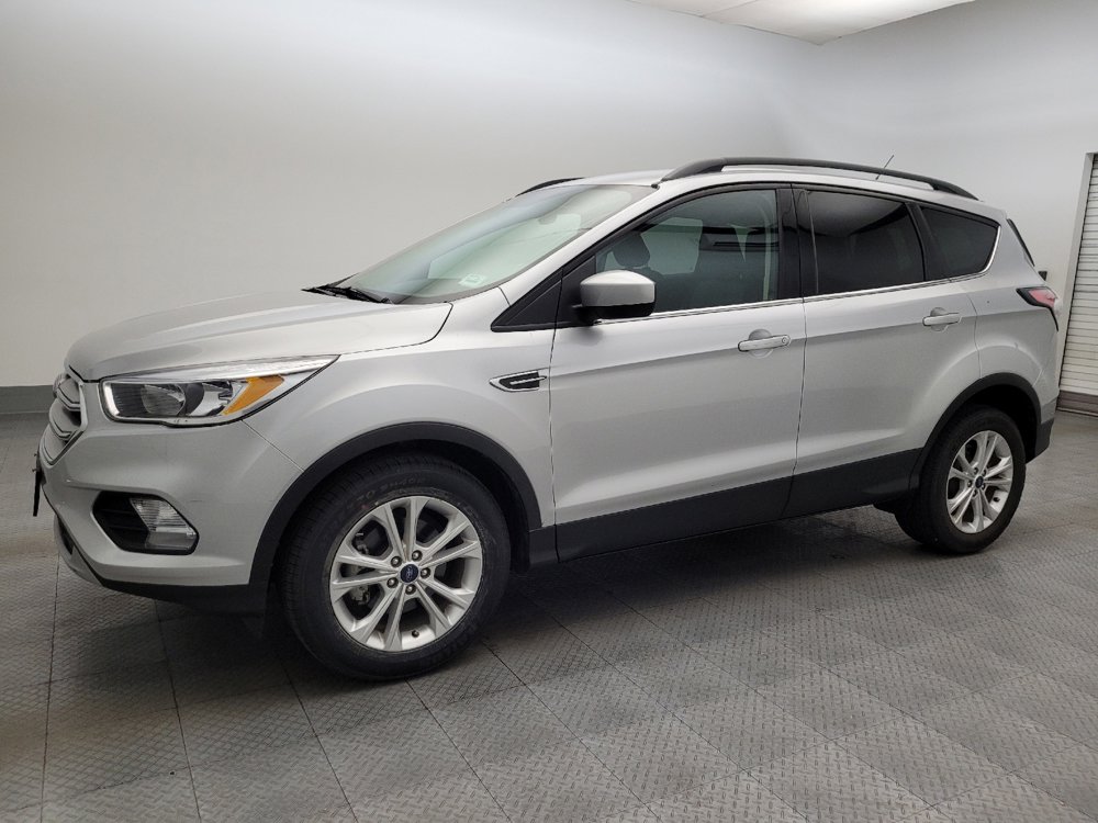 Used 2018 Ford Escape SE image 2