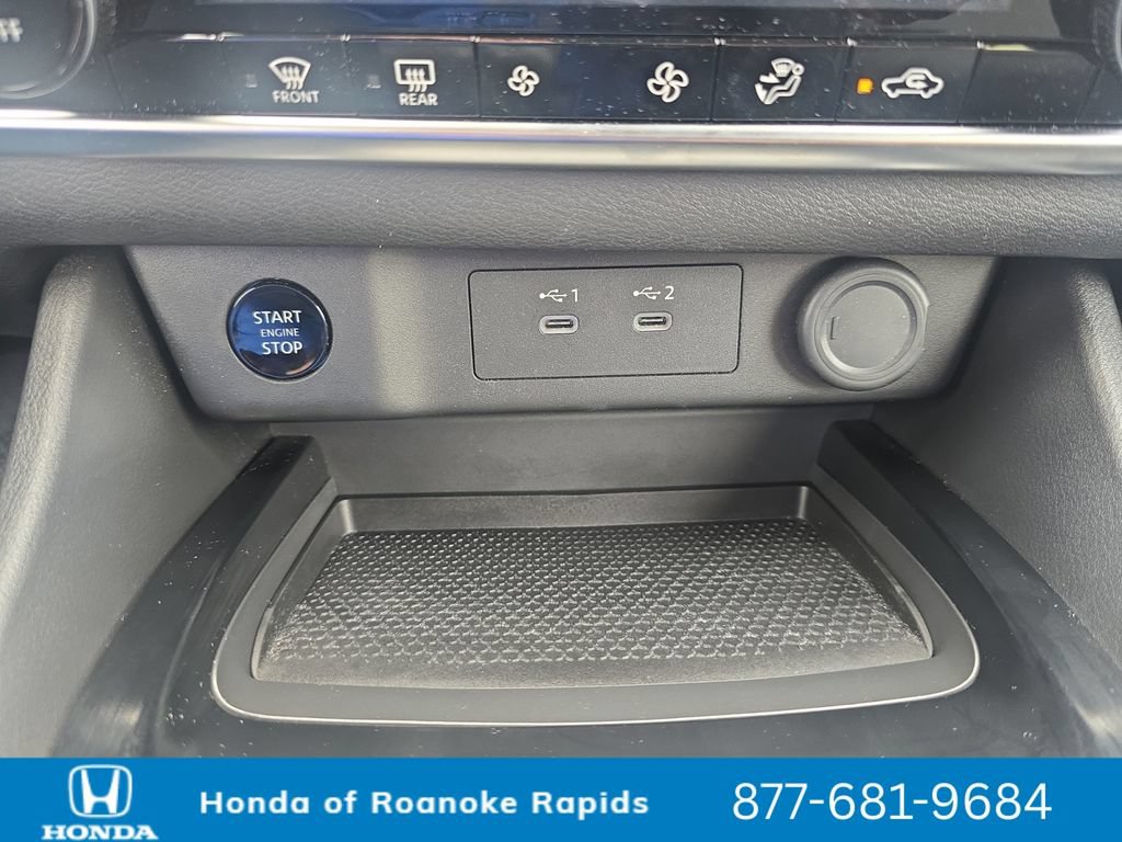 Used 2024 Nissan Rogue SV AWD/4WD image 23