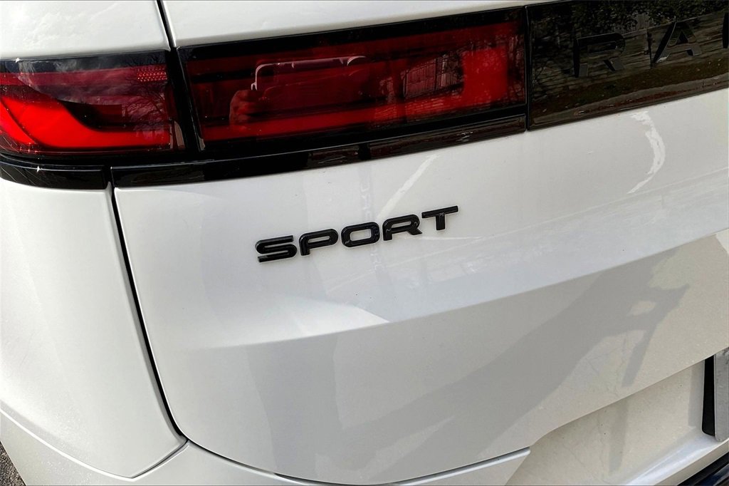 Used 2025 Land Rover Range Rover Sport Dynamic SE image 23