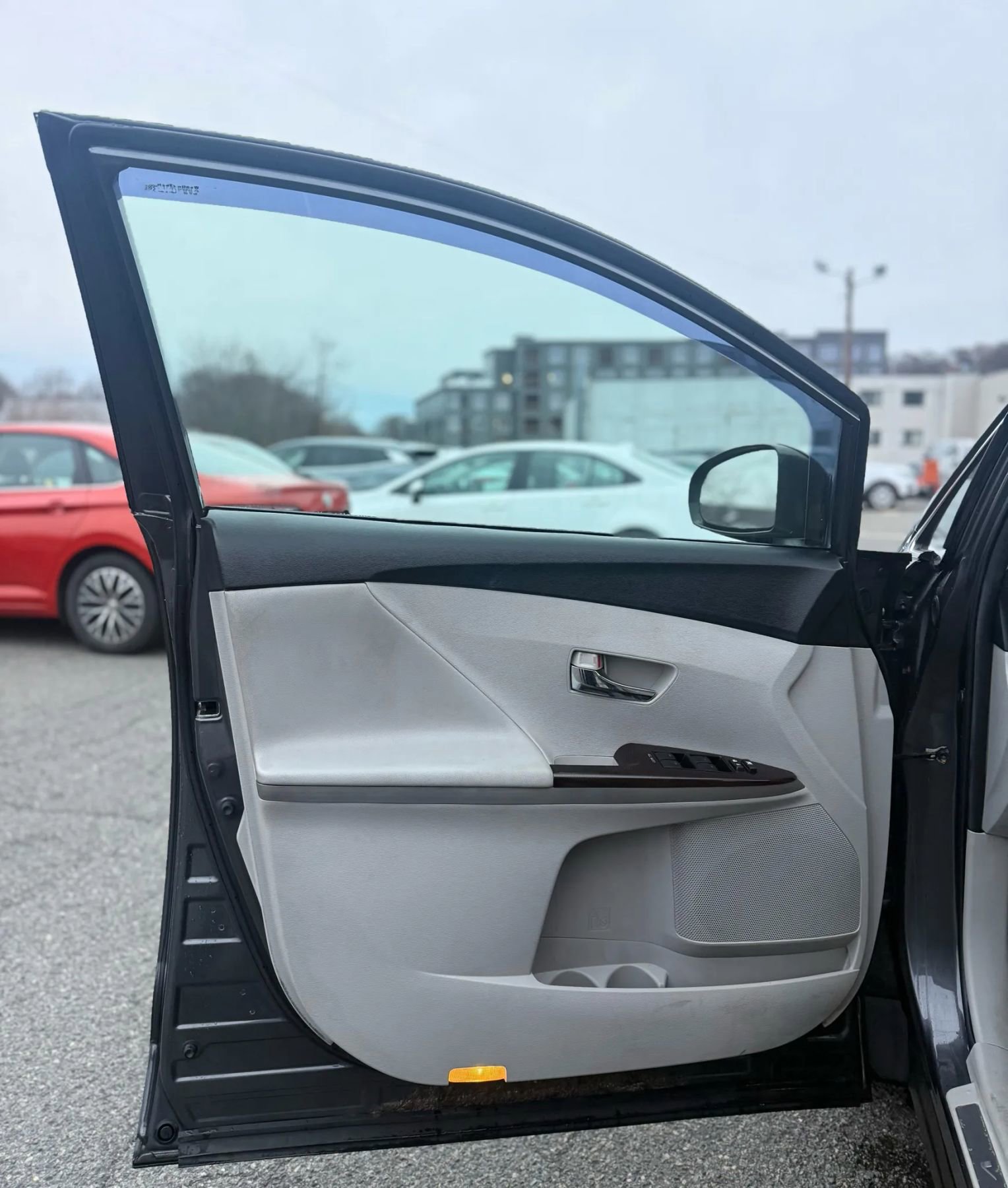 Used 2010 Toyota Venza AWD image 25