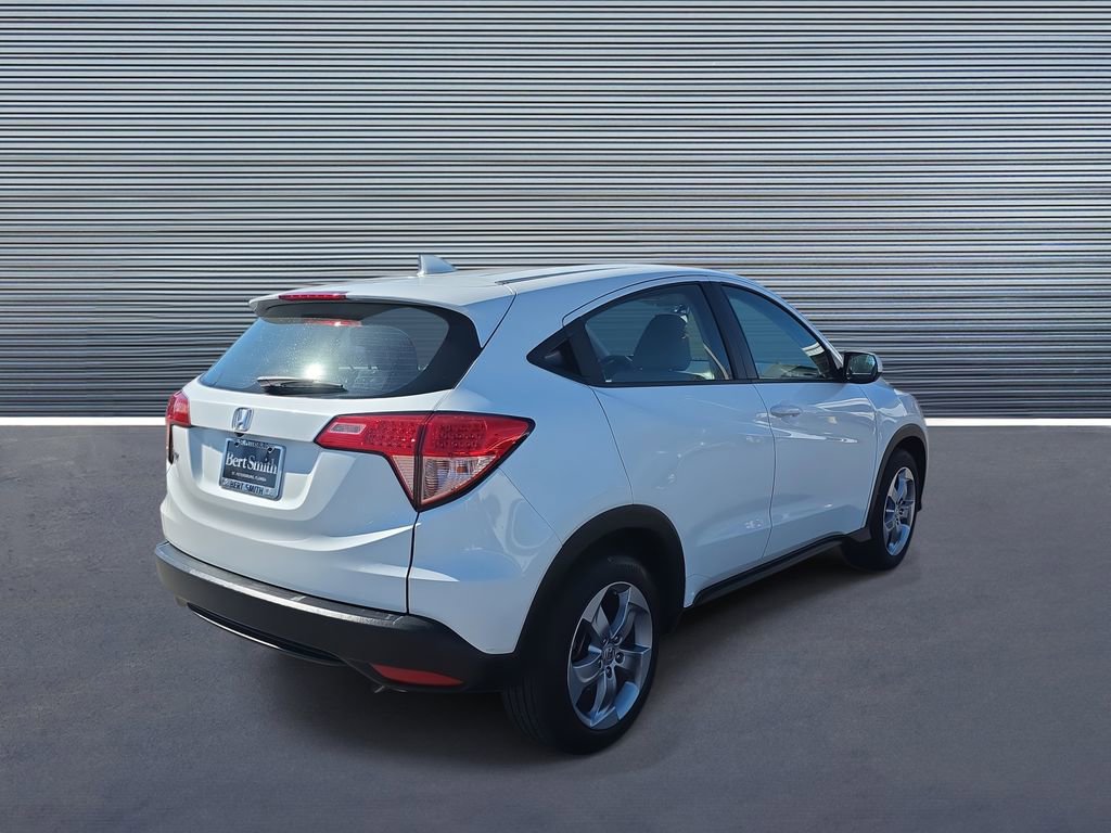 Used 2017 Honda HR-V LX image 3