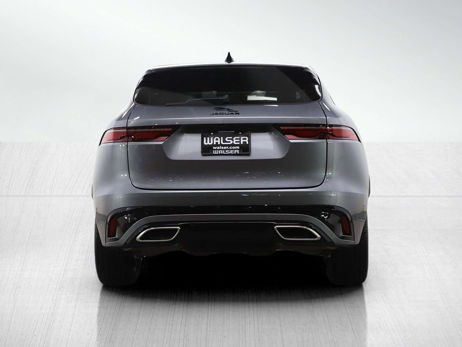 Used 2025 Jaguar F-PACE R-Dynamic S image 4
