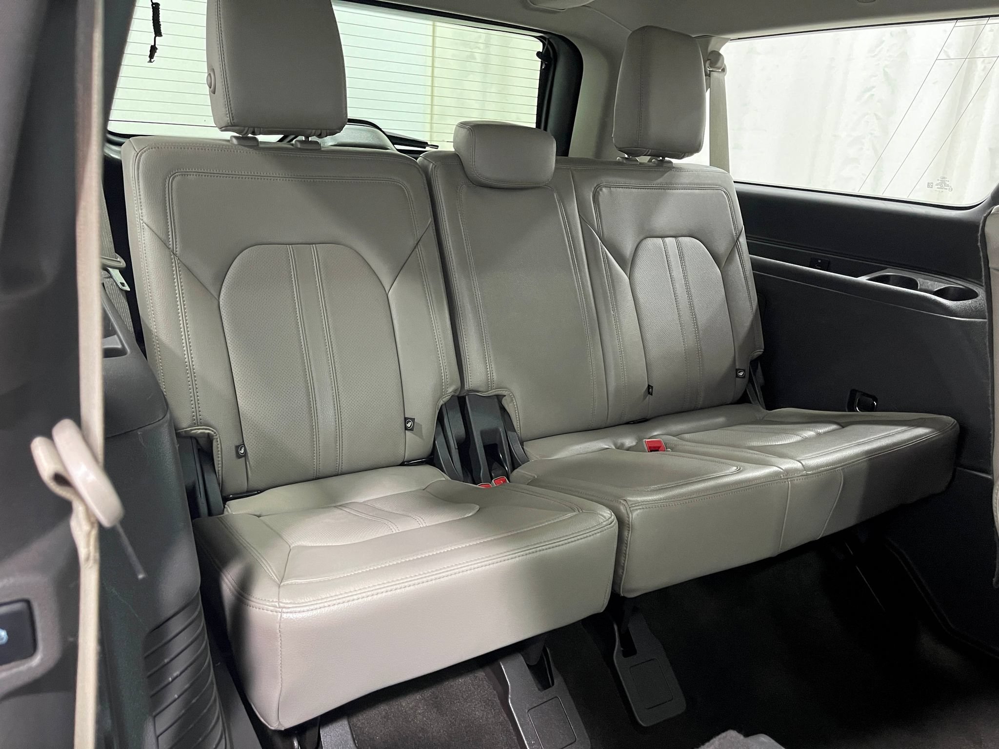 Used 2018 Ford Expedition Max Limited w/ Equipment Group 301A AWD/4WD image 31
