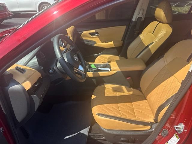 Used 2025 Nissan Sentra SV w/ SV Premium Package FWD image 11