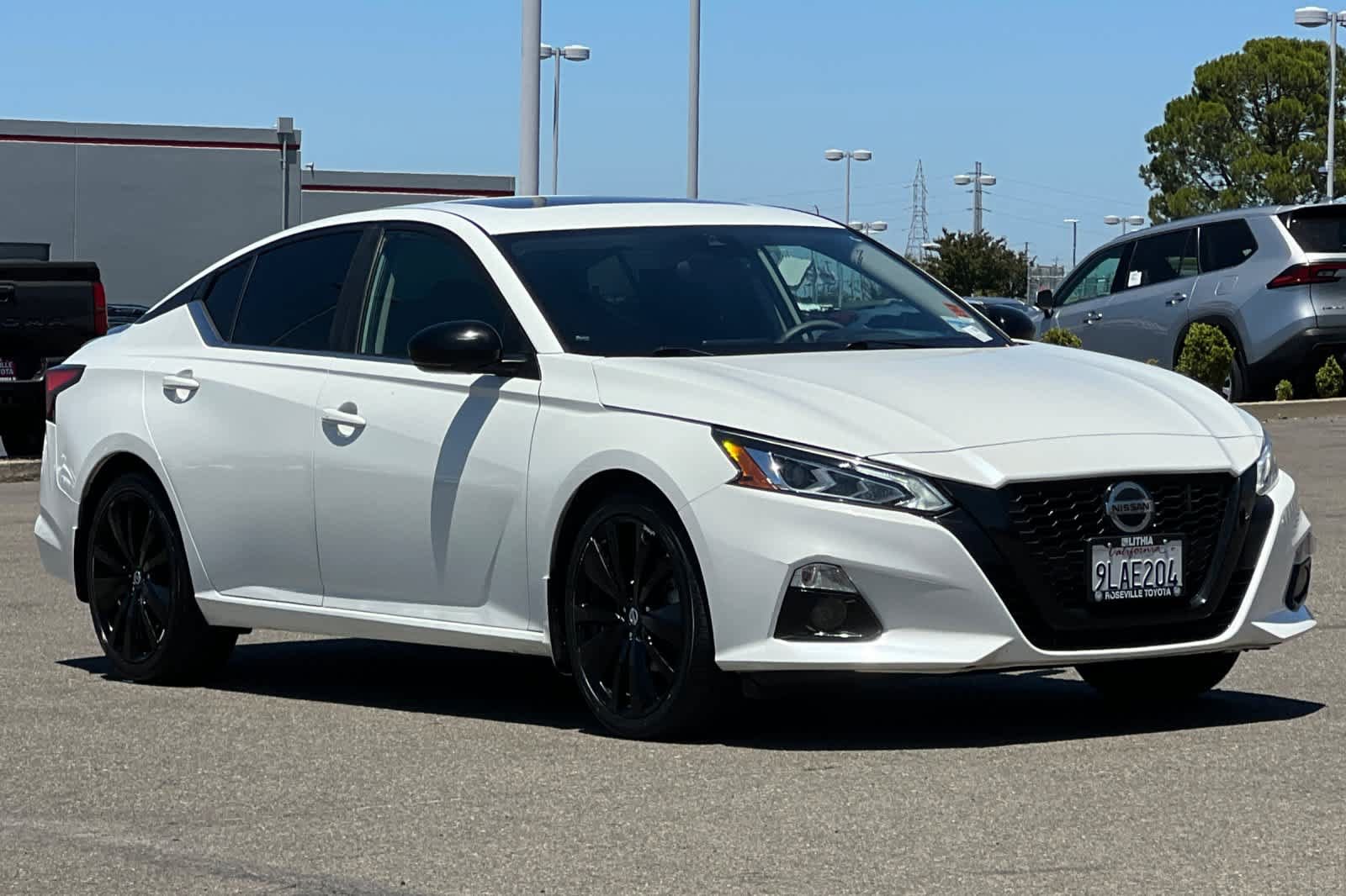 Used 2022 Nissan Altima 2.5 SR w/ Midnight Edition Package FWD image 5