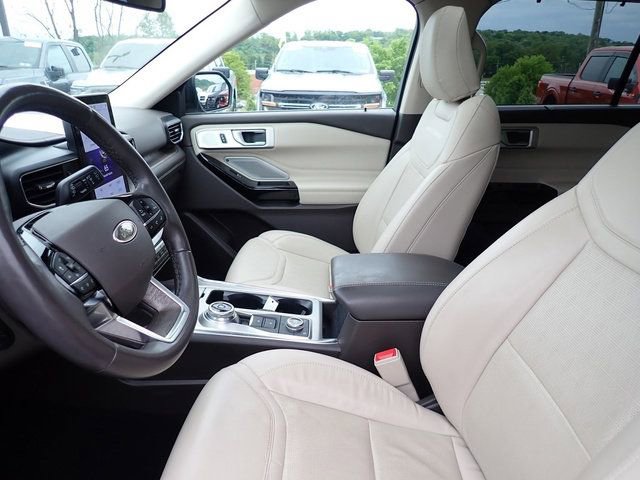 Used 2022 Ford Explorer Platinum w/ Technology Package AWD/4WD image 17