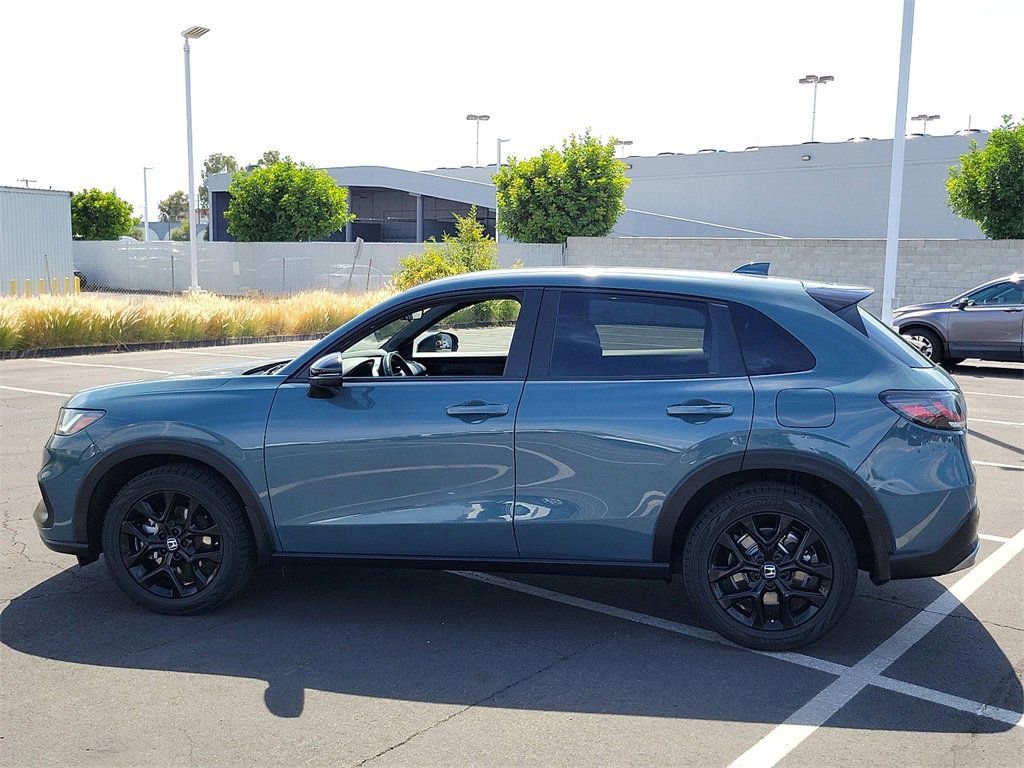 Used 2024 Honda HR-V Sport image 3
