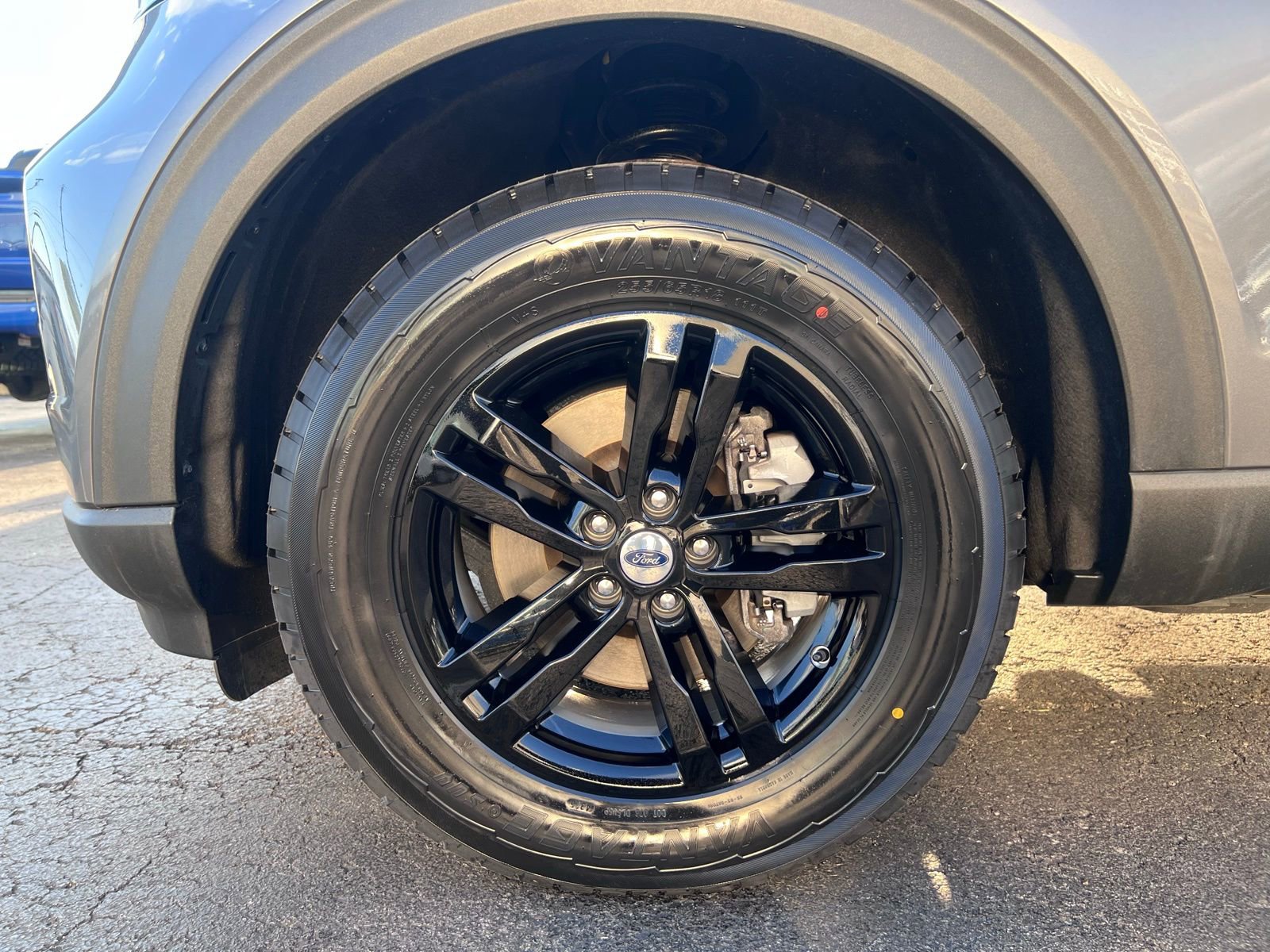 Used 2022 Ford Explorer XLT AWD/4WD image 18