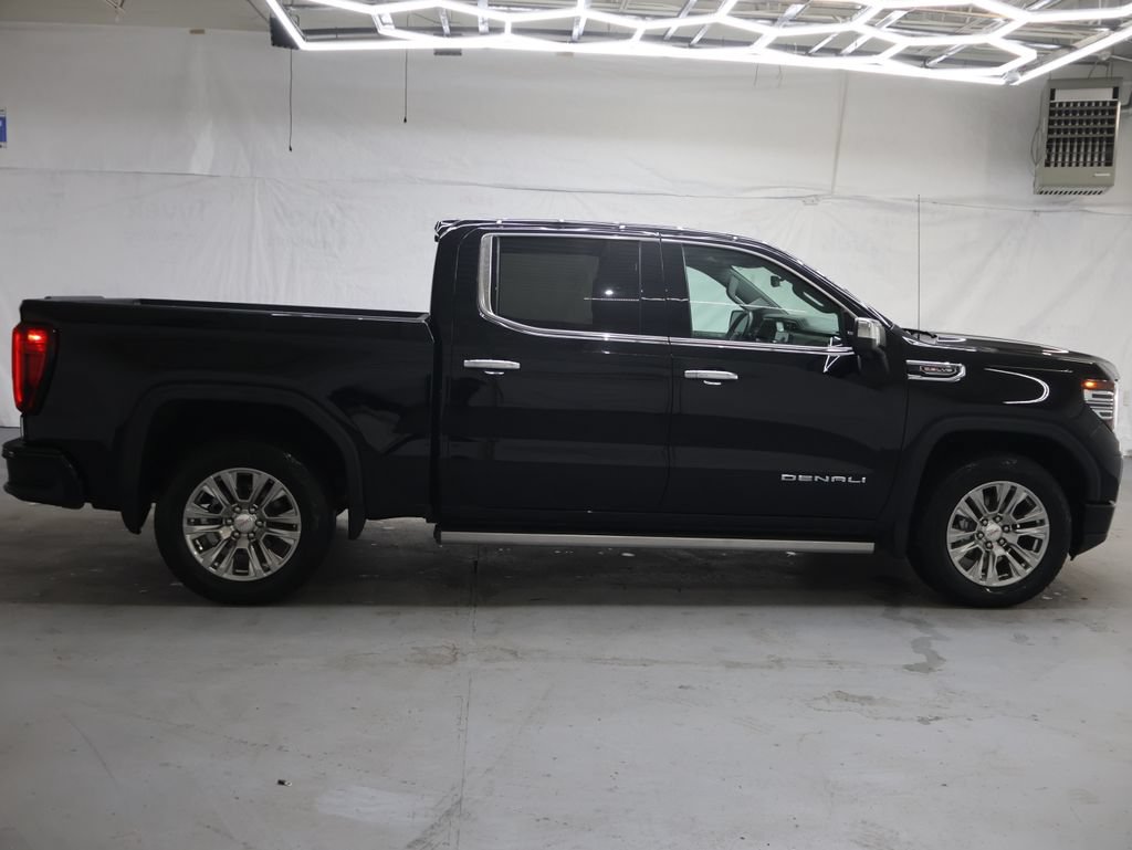 Used 2024 GMC Sierra 1500 Denali w/ Technology Package AWD/4WD image 8