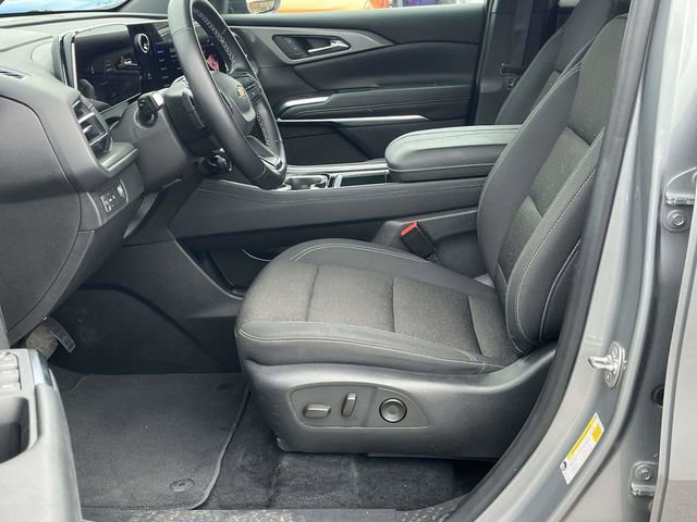 Used 2024 Chevrolet Traverse LT image 13