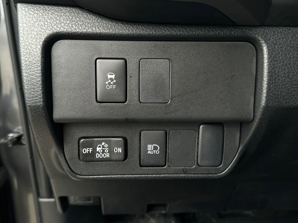 Used 2023 Toyota Tacoma SR5 w/ Technology Package image 21