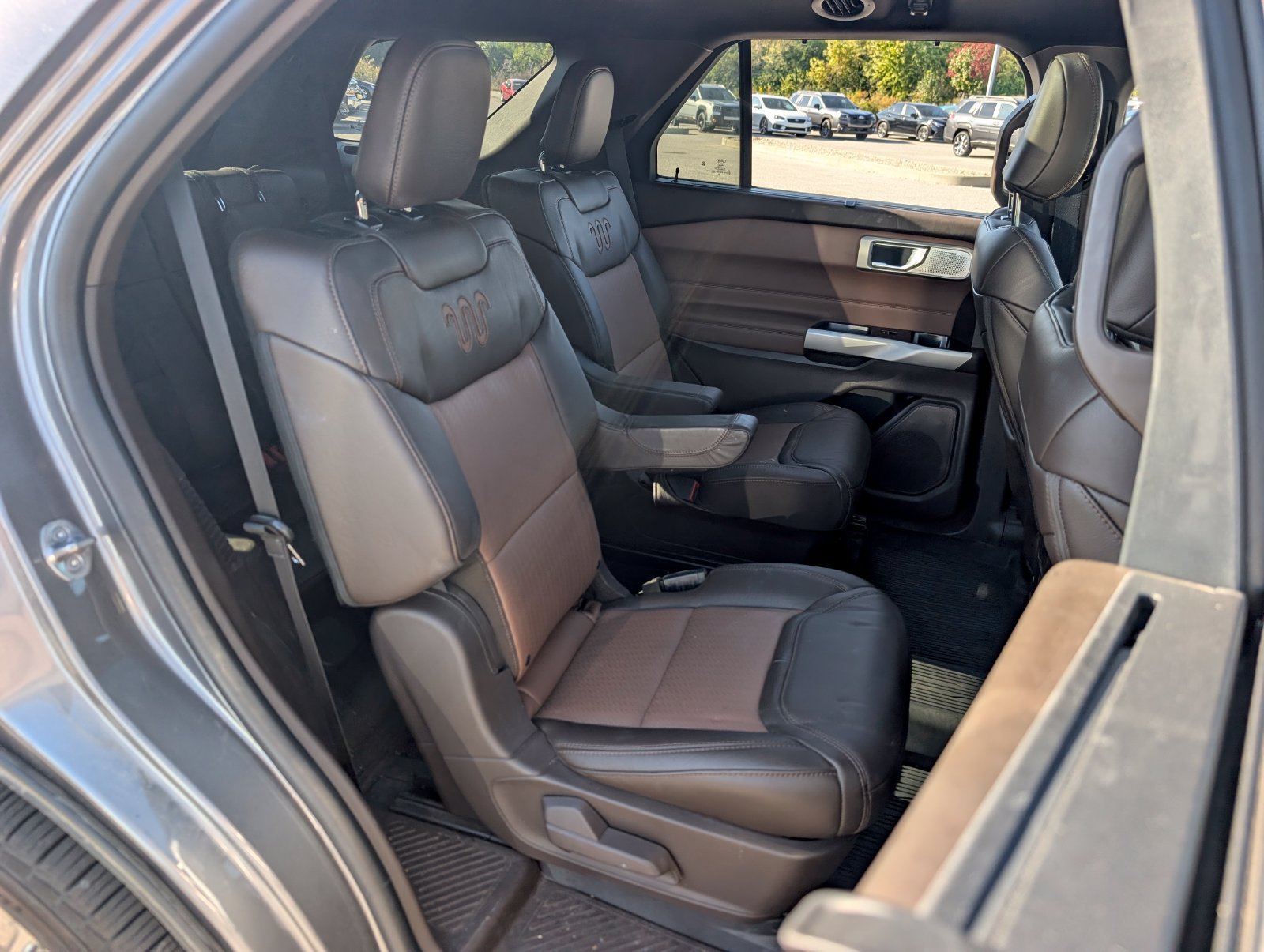 Used 2022 Ford Explorer King Ranch w/ Premium Technology Package AWD/4WD image 39