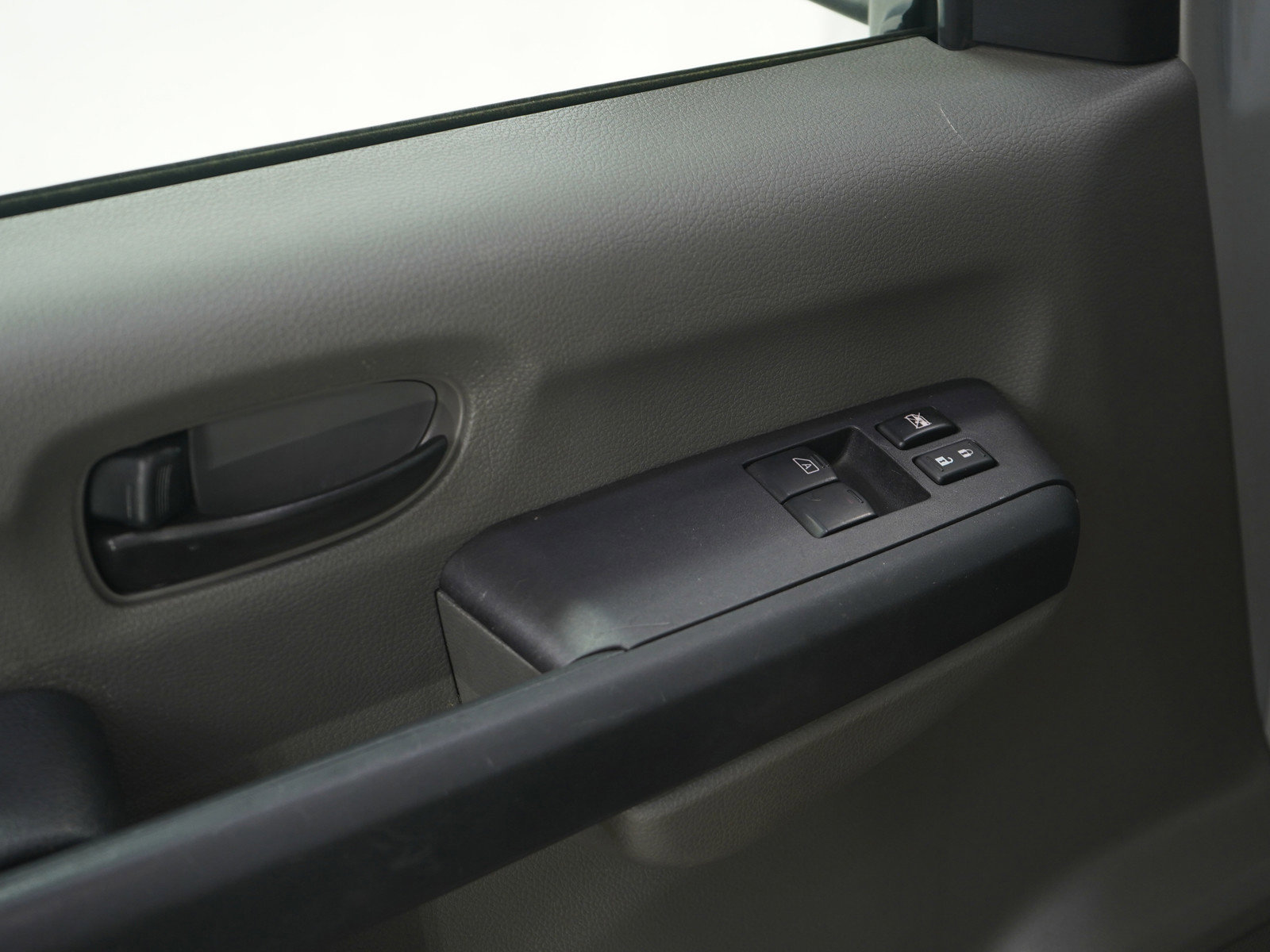 Used 2018 Nissan NV 3500 SL image 19