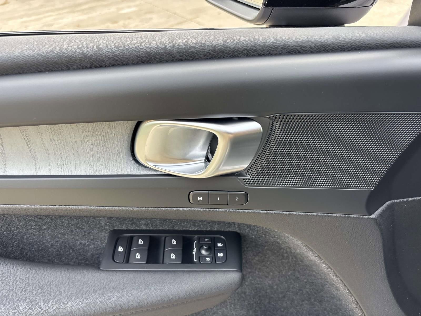 New 2026 Volvo XC40 B5 Plus w/ Protection Package Premier AWD/4WD image 12