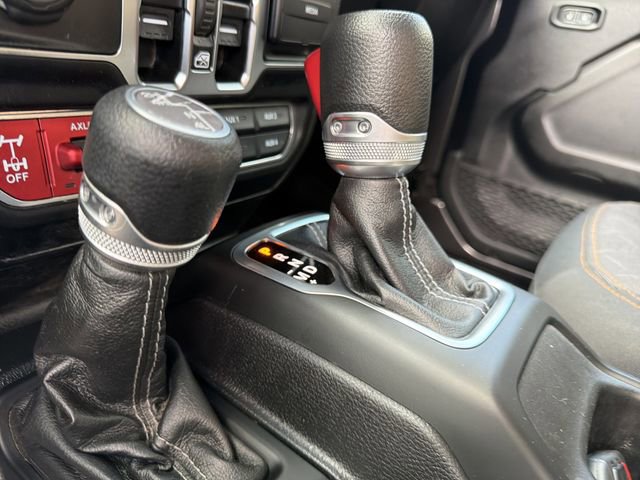 Used 2024 Jeep Gladiator Mojave w/ Convenience Group AWD/4WD image 31