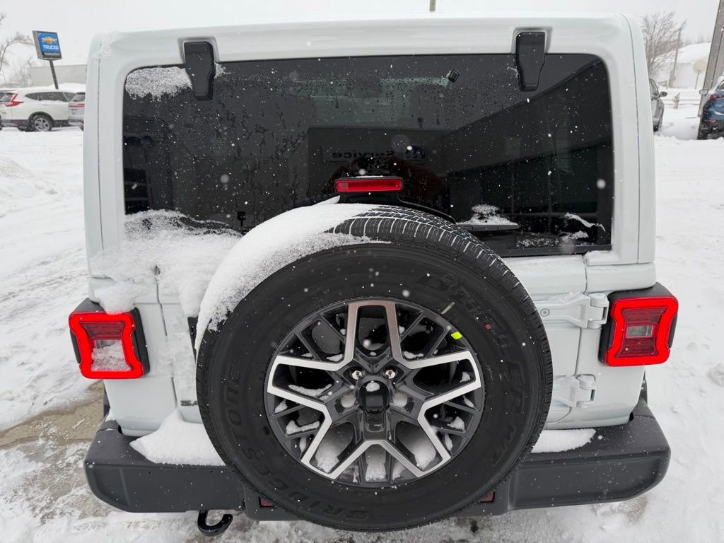 New 2026 Jeep Wrangler Unlimited Sahara AWD/4WD image 5