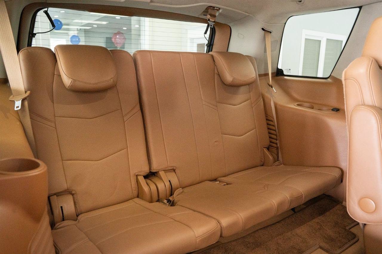 Used 2016 Cadillac Escalade Platinum AWD/4WD image 19