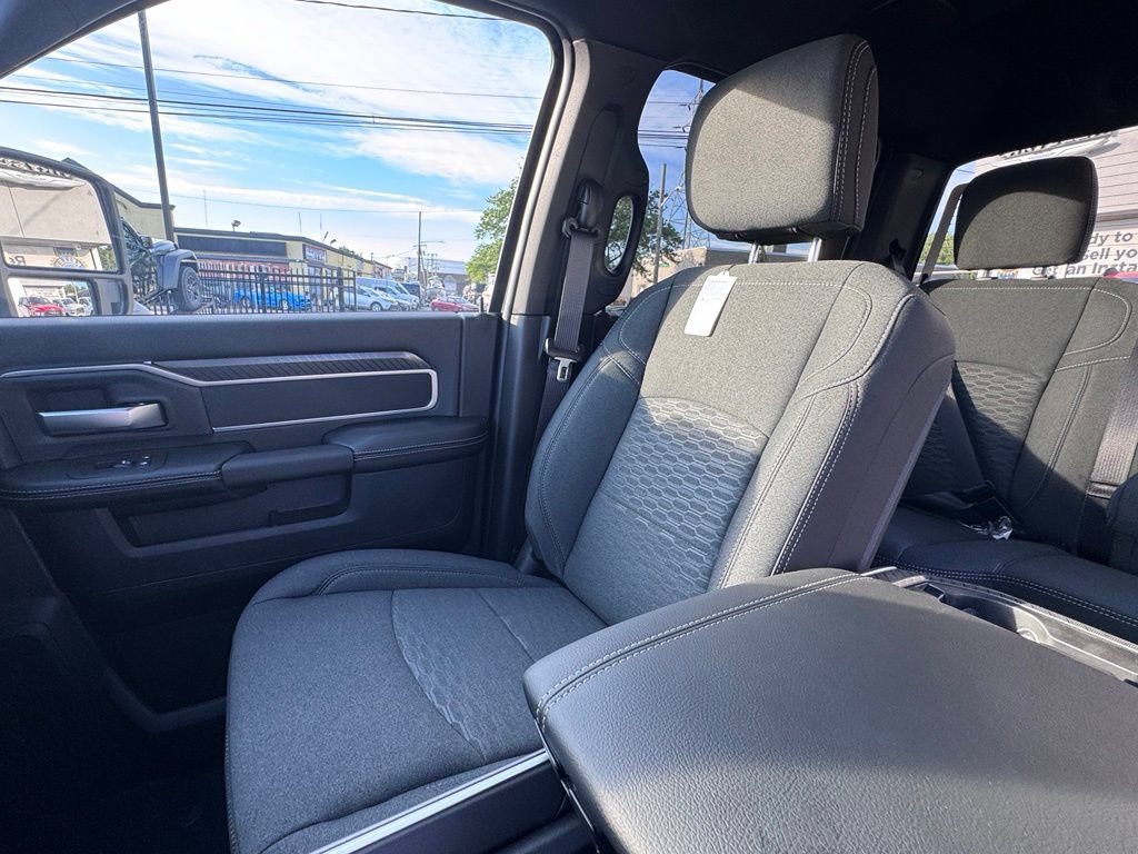 New 2026 RAM 2500 Big Horn AWD/4WD image 15
