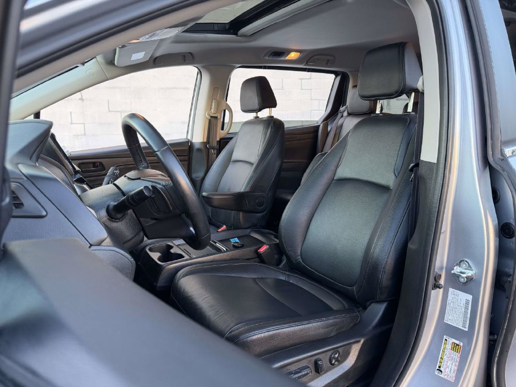 Used 2025 Honda Odyssey EX-L image 31