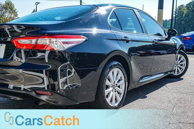 Used 2018 Toyota Camry LE w/ Moonroof Package FWD image 5