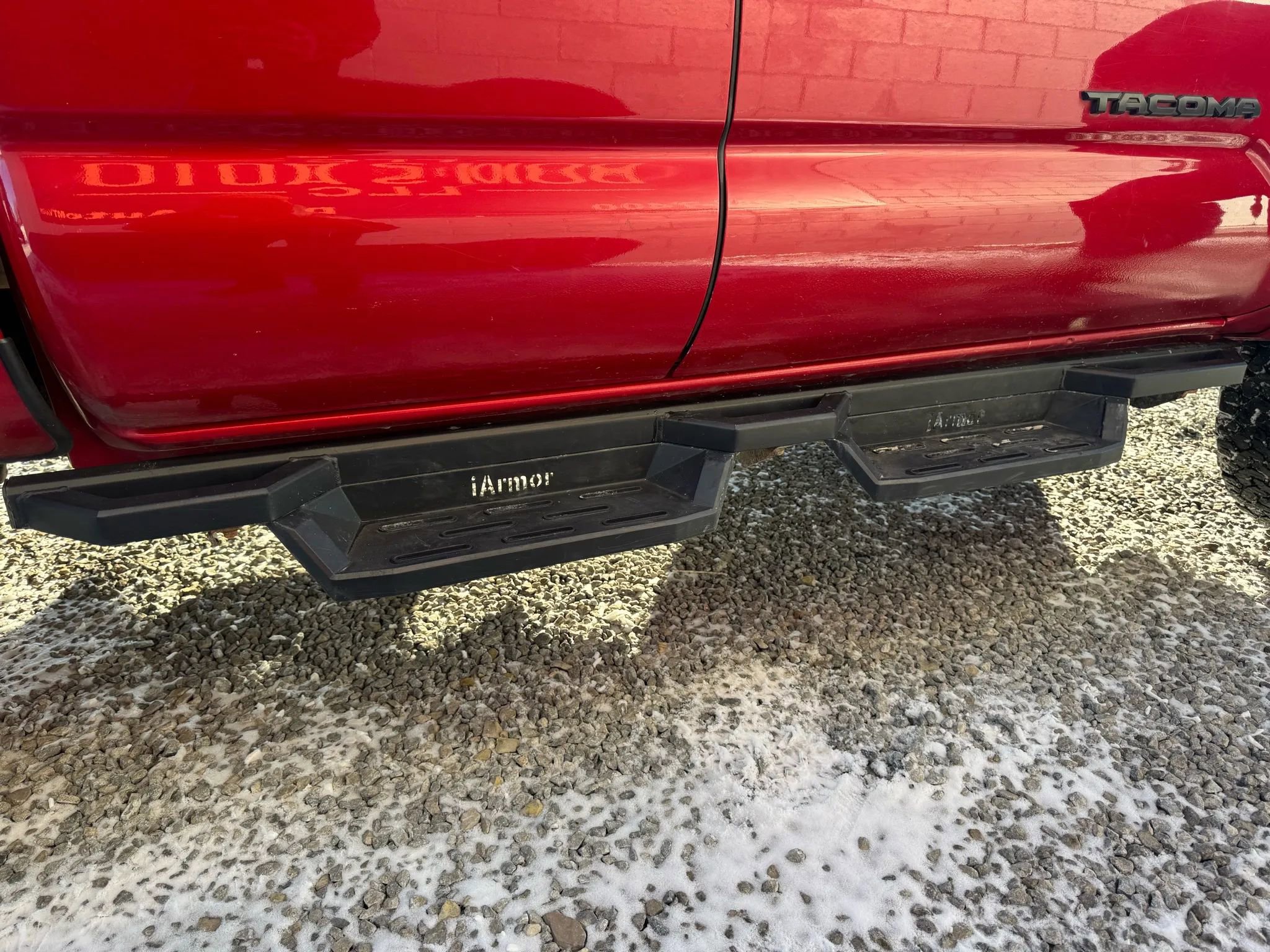 Used 2018 Toyota Tacoma SR5 w/ SR5 Appearance Package (SM) image 24