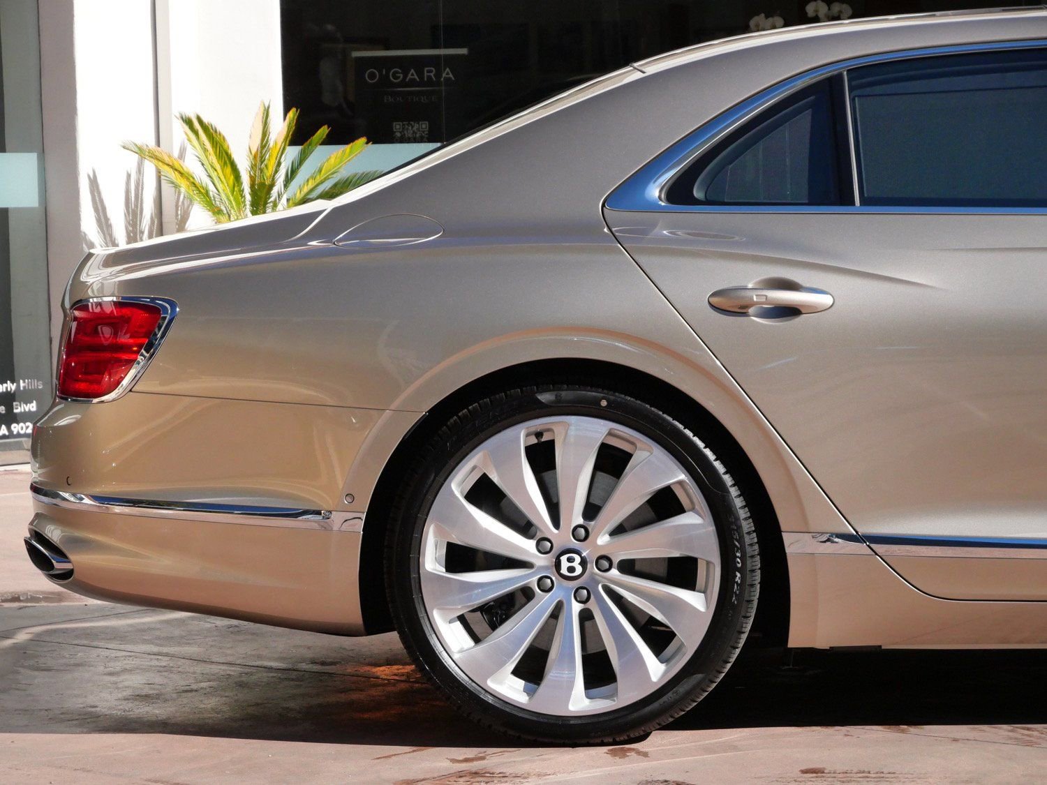 New 2026 Bentley Flying Spur Plug-In Hybrid AWD/4WD image 9