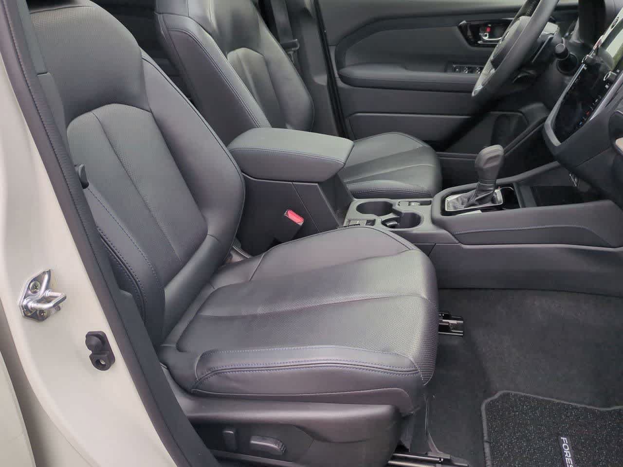 Used 2025 Subaru Forester Limited AWD/4WD image 22