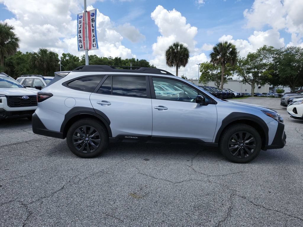 Used 2025 Subaru Outback Onyx Edition AWD/4WD image 2