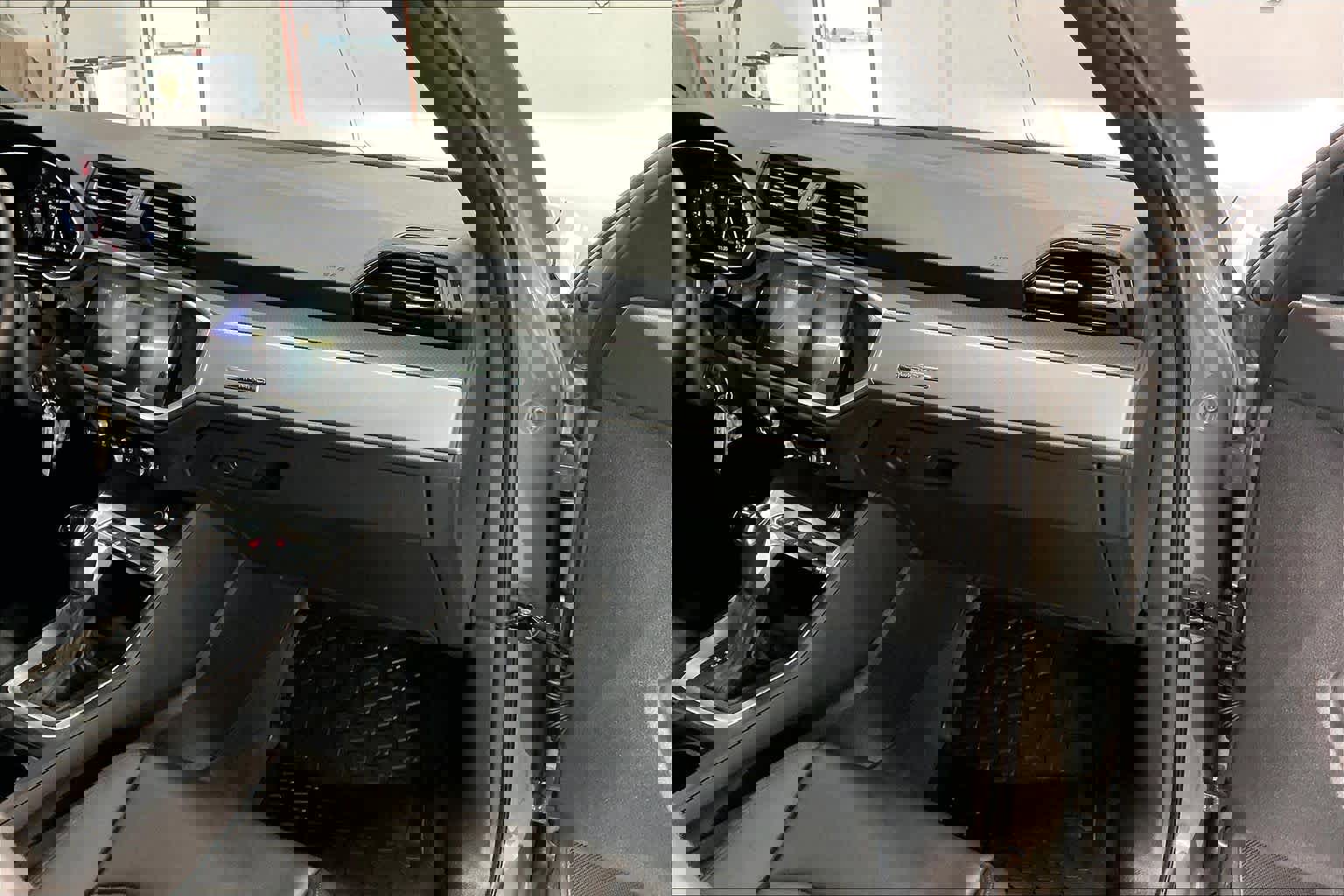 Used 2022 Audi Q3 2.0T Premium w/ Convenience Package image 18