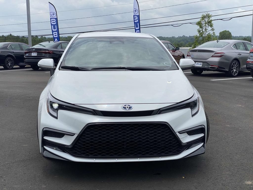 Used 2025 Toyota Corolla SE FWD image 11