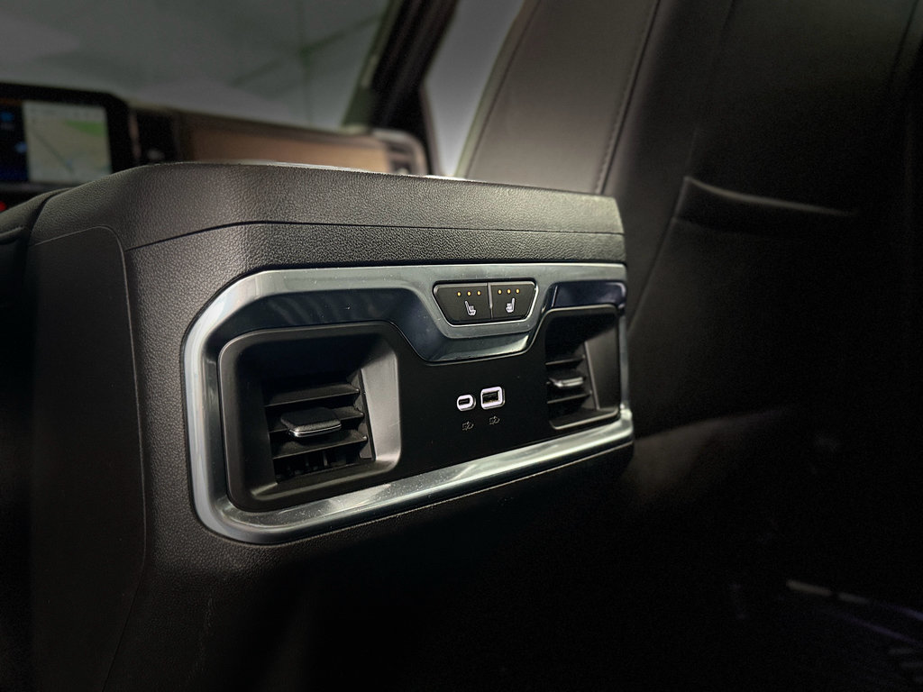 Used 2024 Chevrolet Silverado 2500 High Country w/ High Country Premium Package AWD/4WD image 31