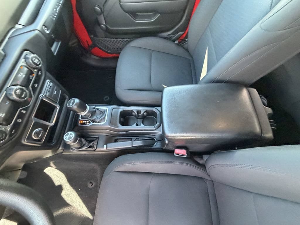 Used 2022 Jeep Wrangler Unlimited Sport AWD/4WD image 18