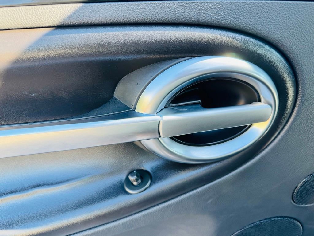 Used 2006 Chevrolet SSR w/ Preferred Equipment Group image 19