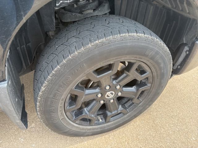 Used 2019 Nissan Titan SL w/ Midnight Edition image 25