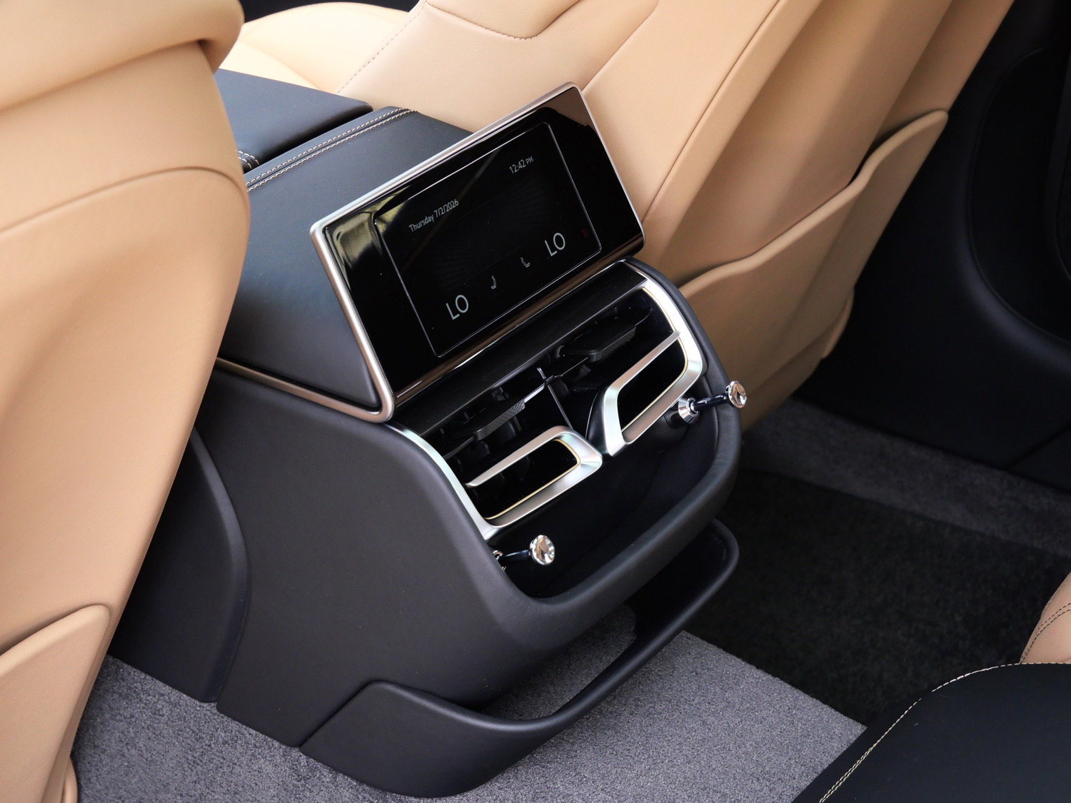 New 2026 Bentley Flying Spur V8 AWD/4WD image 19