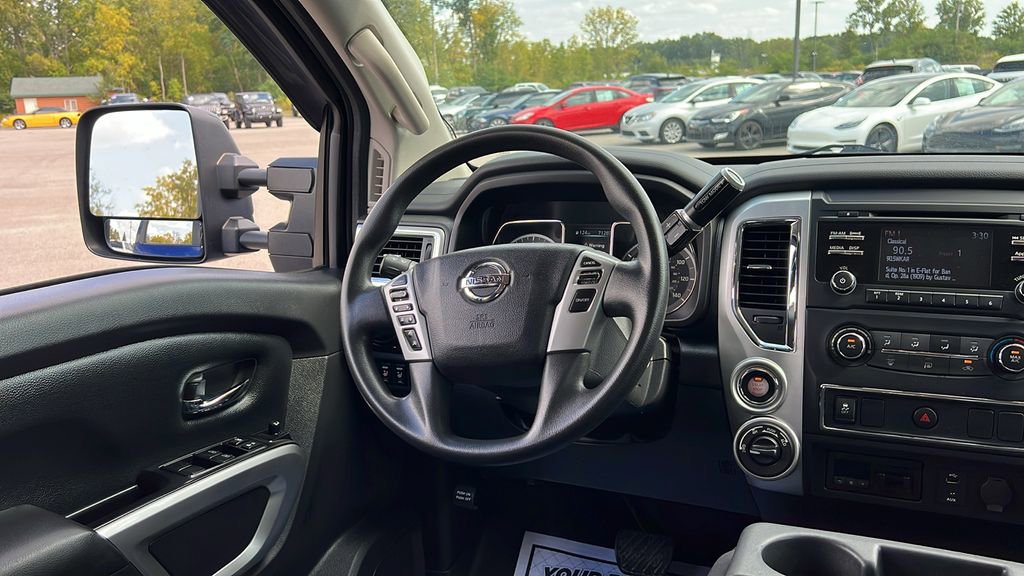 Used 2017 Nissan Titan SV image 13