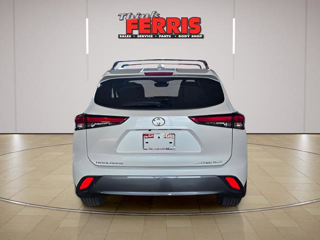 Used 2022 Toyota Highlander Limited AWD/4WD image 4