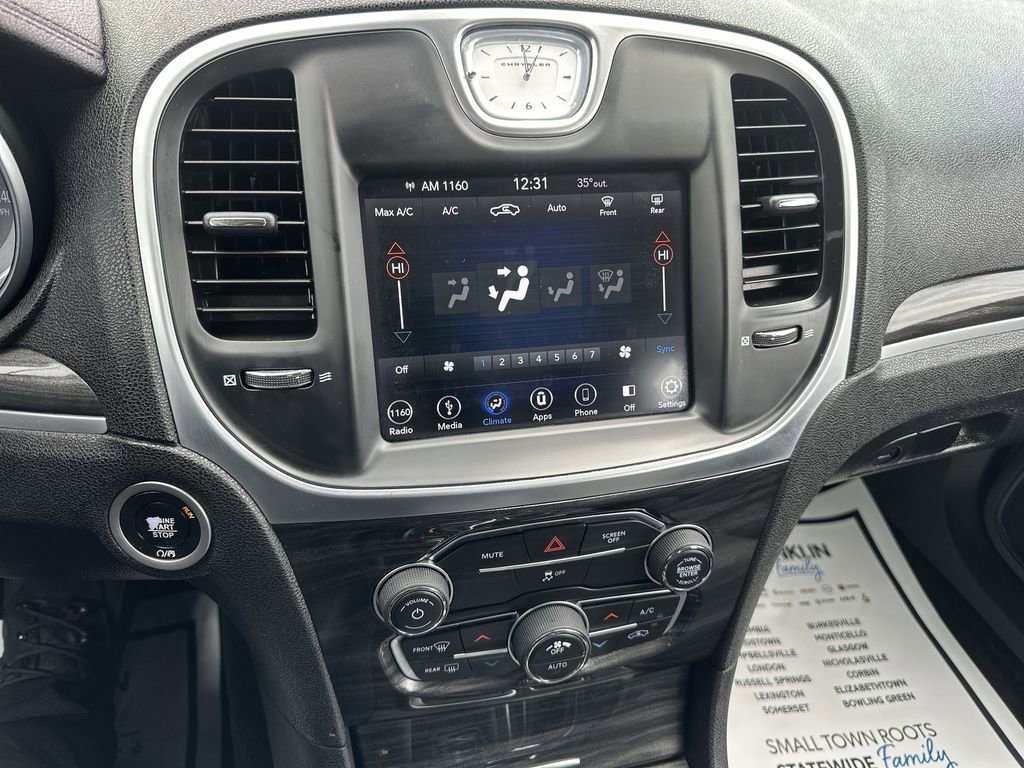 Used 2019 Chrysler 300 Touring w/ Driver Convenience Group image 10