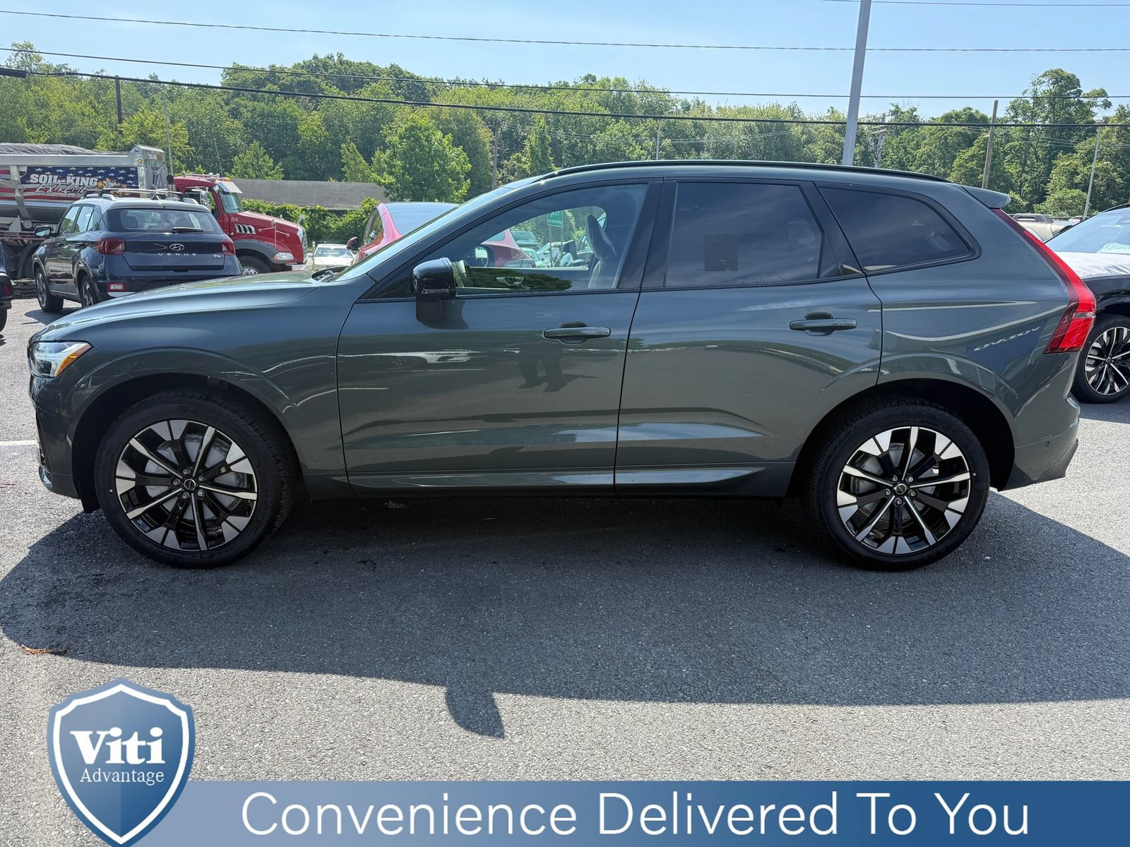 New 2026 Volvo XC60 B5 Plus w/ Protection Package Premier AWD/4WD image 5