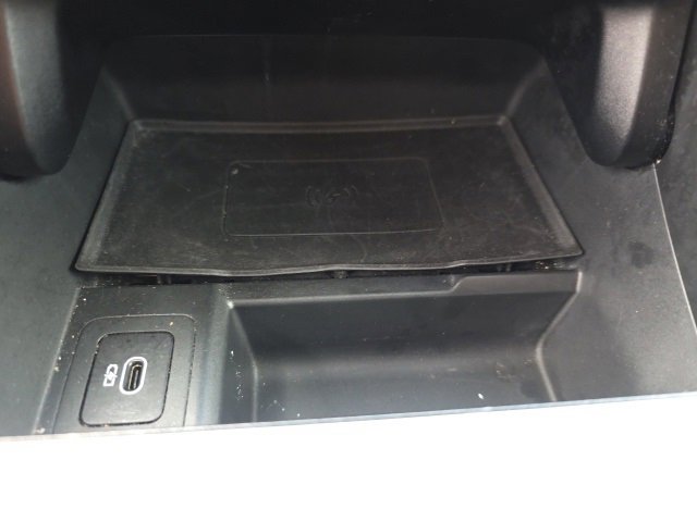 Used 2024 Land Rover Range Rover Velar S image 27