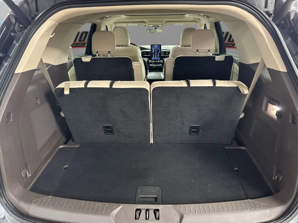 Used 2021 Ford Explorer Platinum w/ Equipment Group 601A image 11