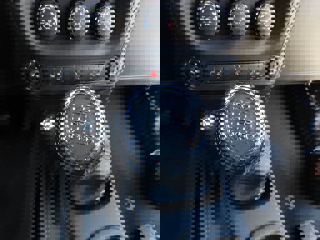 Used 2015 Jeep Wrangler Rubicon w/ Power Convenience Group image 19