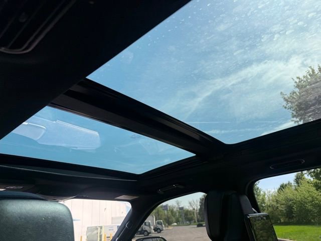 Used 2018 Lincoln Navigator L Reserve w/ Technology Package AWD/4WD image 9