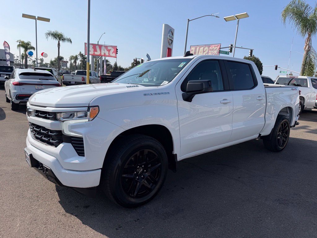 Used 2023 Chevrolet Silverado 1500 RST AWD/4WD image 3