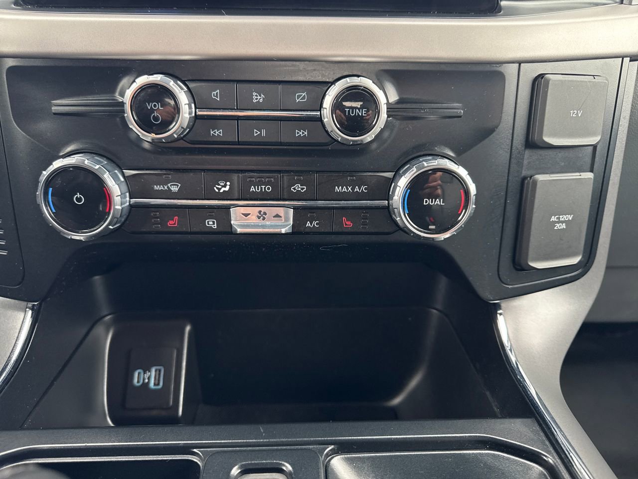 Used 2023 Ford F150 Lightning Pro image 23