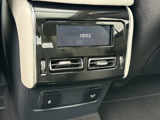 Used 2025 Lincoln Aviator Reserve w/ Equipment Group 201A AWD/4WD image 11