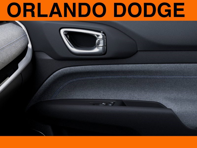 New 2025 Jeep Compass Latitude image 25